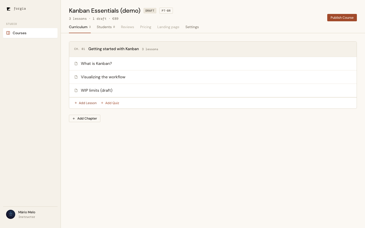 A Draft Course — the Publish button sits in the header beside the status badge; the meta line counts drafts and shows the price